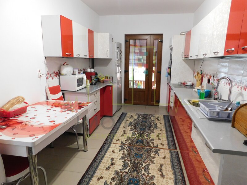 Casa individuala in Chisoda. Toate utilitatile. Bucatarie mobilata si utilata